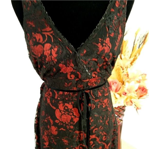 Bebe lace dress - Picture 2 of 7